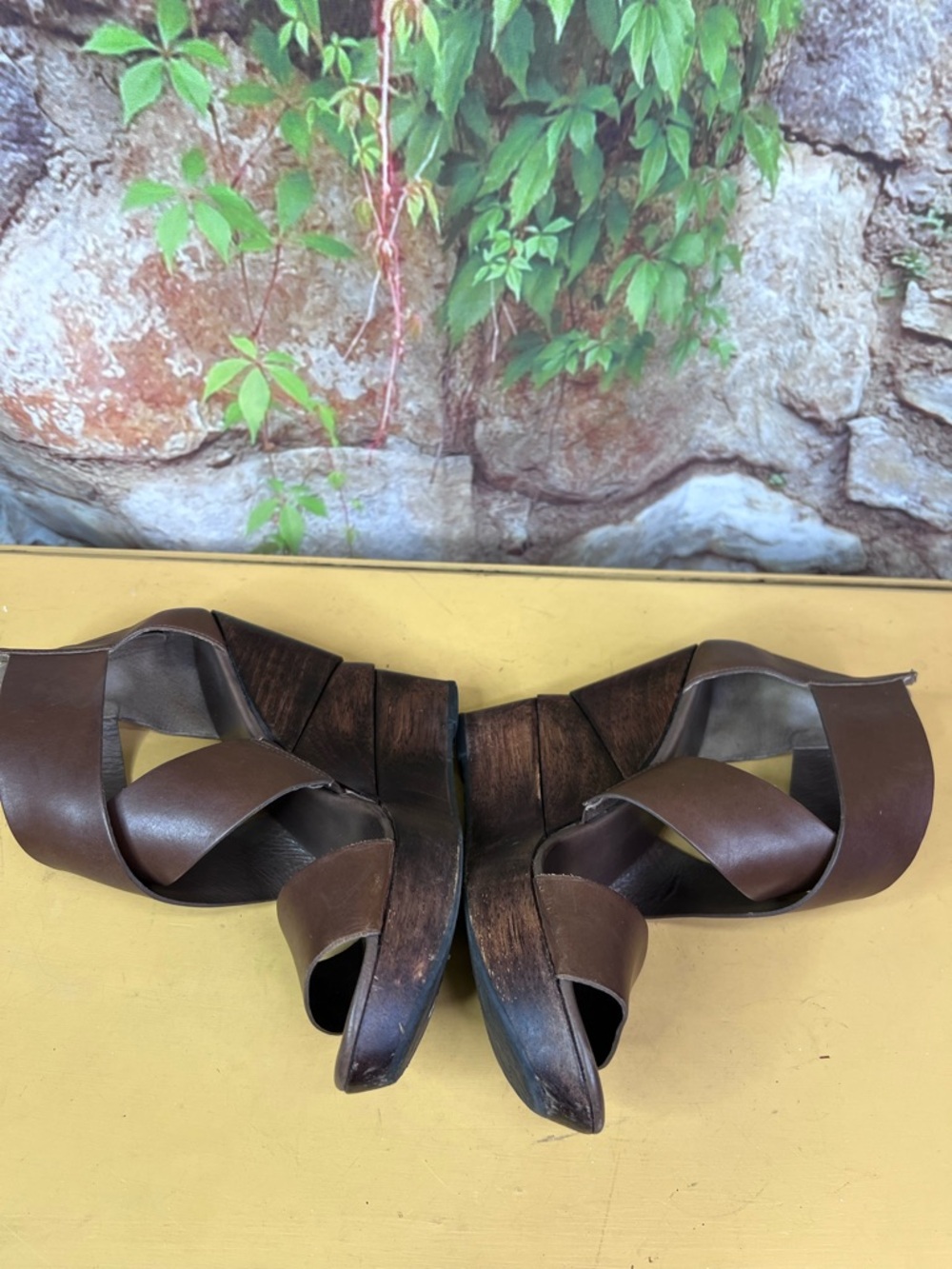 DIANE VON FURSTENBERG Crossover Strap Wooden Heel Wedge Sandals, 8M - Picture 13 of 14